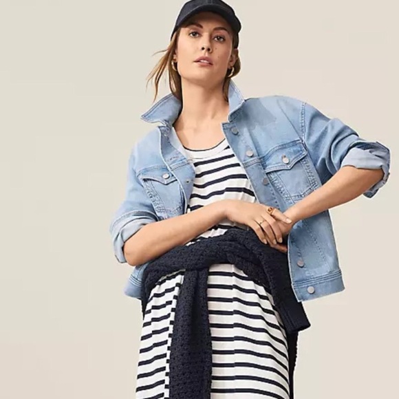 NWOT 💖 Ann Taylor Weekend Navy and White Knit Casual Dress - Picture 3 of 14